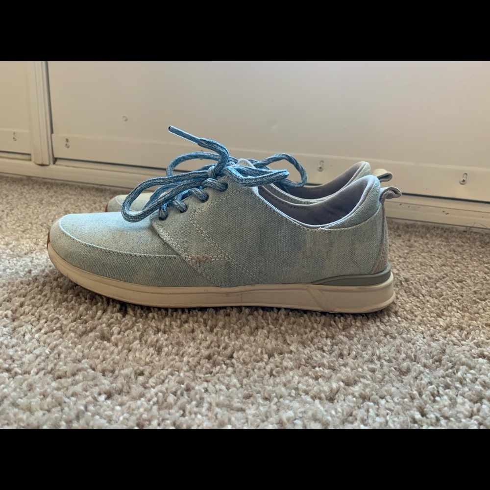 Reef tennis shoes